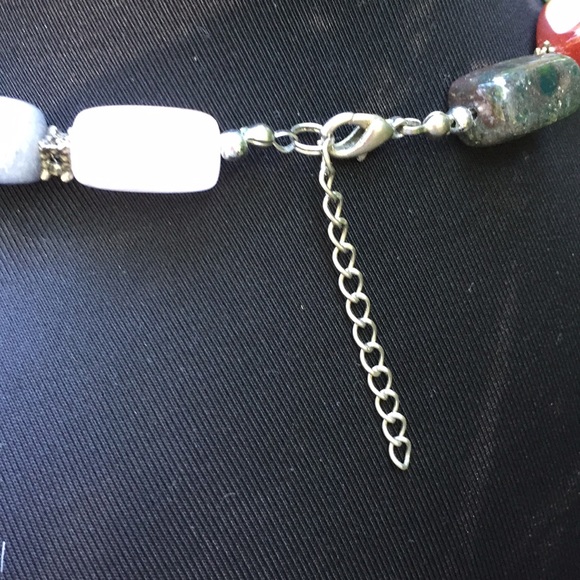 Beautiful Stone Necklace - Picture 6 of 6